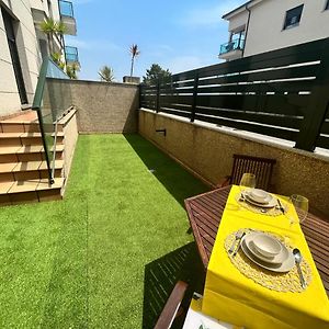 Apartamento con terraza y acceso a la playa